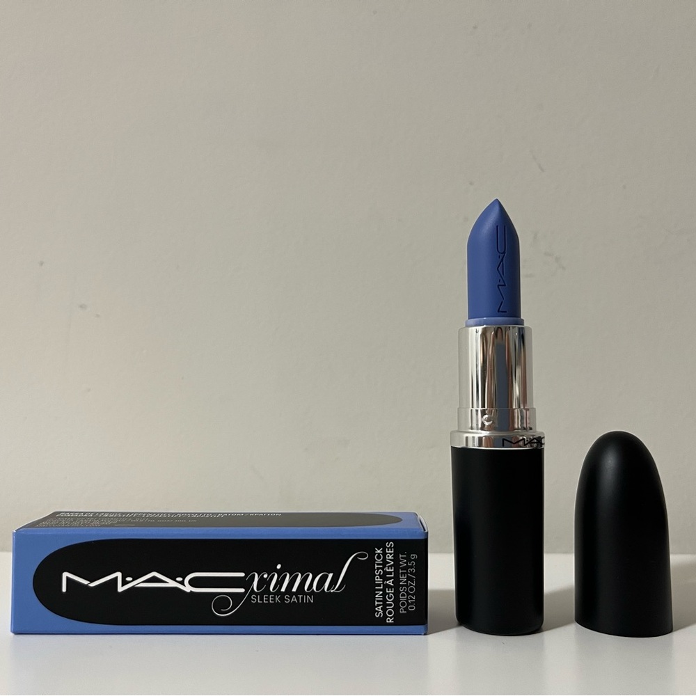 Mac MACximal SLEEK SATIN Lipstick in 823 TILTED DENIM NIB